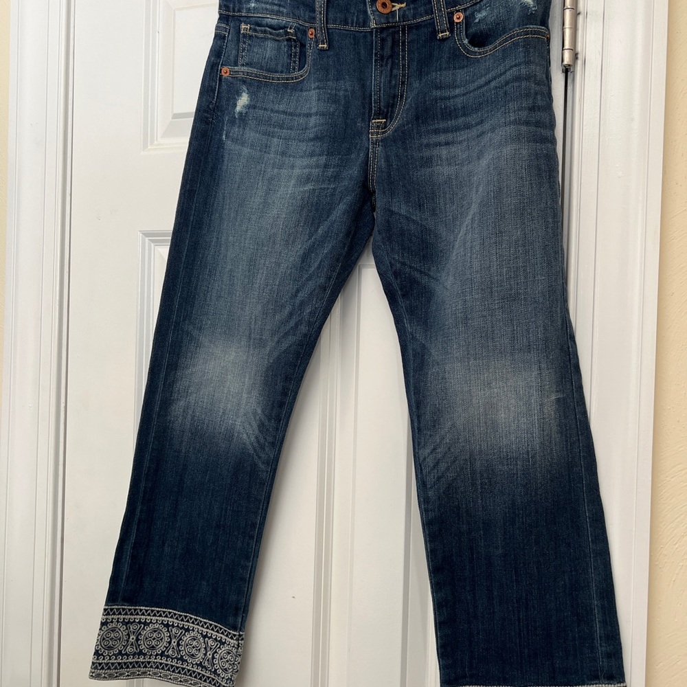 Lucky Brand Sienna Weekender Crop Jeans with Embroidered Hem Detail Size 4